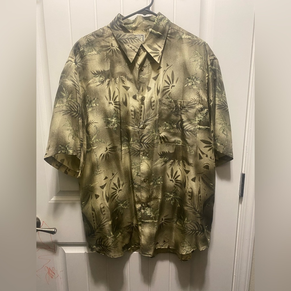 Roundtree & Yorke Olive Tropical Print Shirt